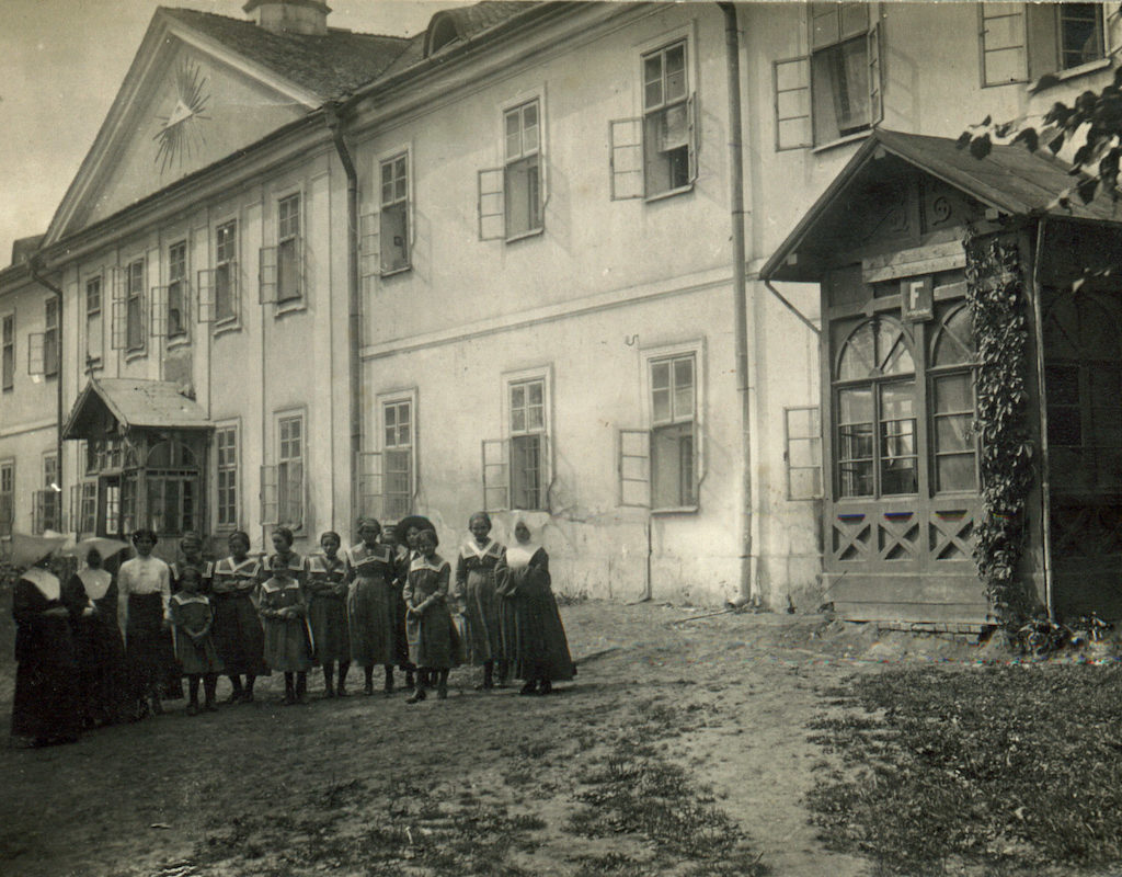 01 Монастир Сестер Святого Вінкентія, 1842 1944